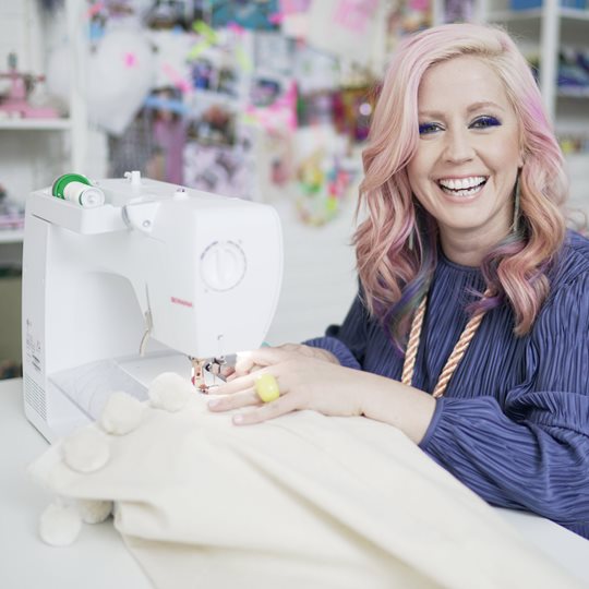Bernina 475 QE lady