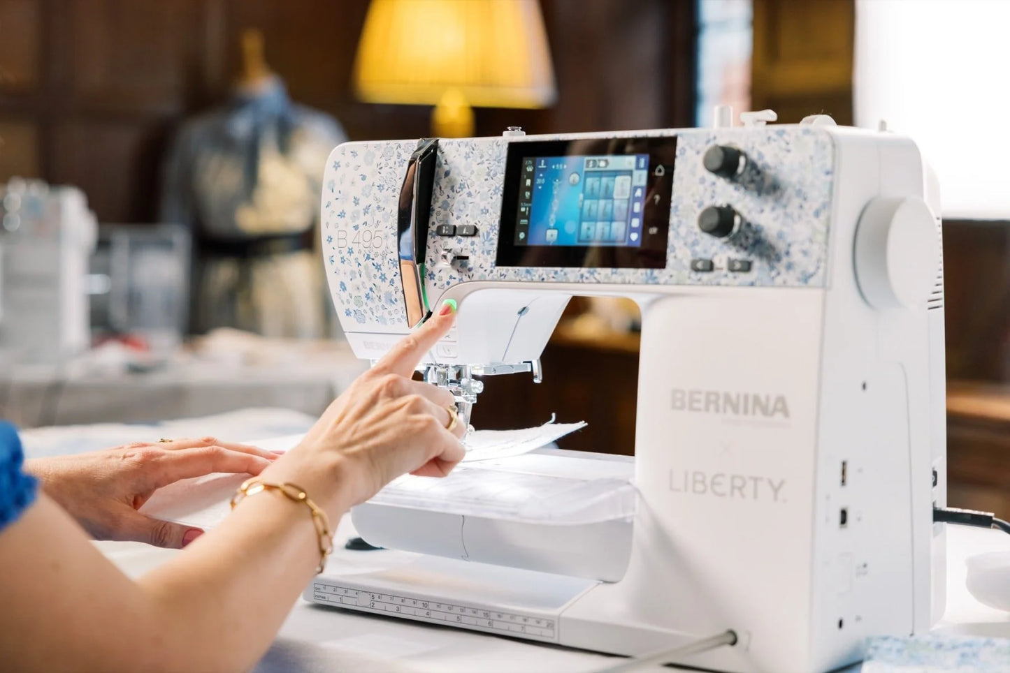 BERNINA 495 Liberty Special Edition Sewing Machine